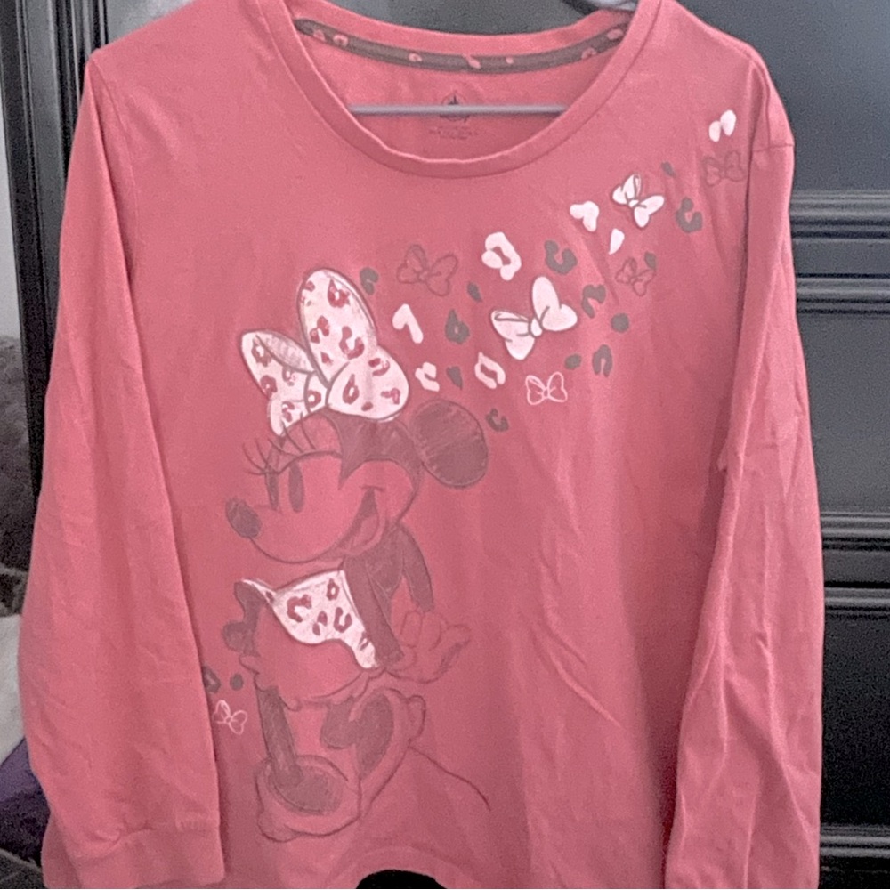 Disney Minnie Mouse long sleeved pullover with leopard print detail. - Picture 1 of 4